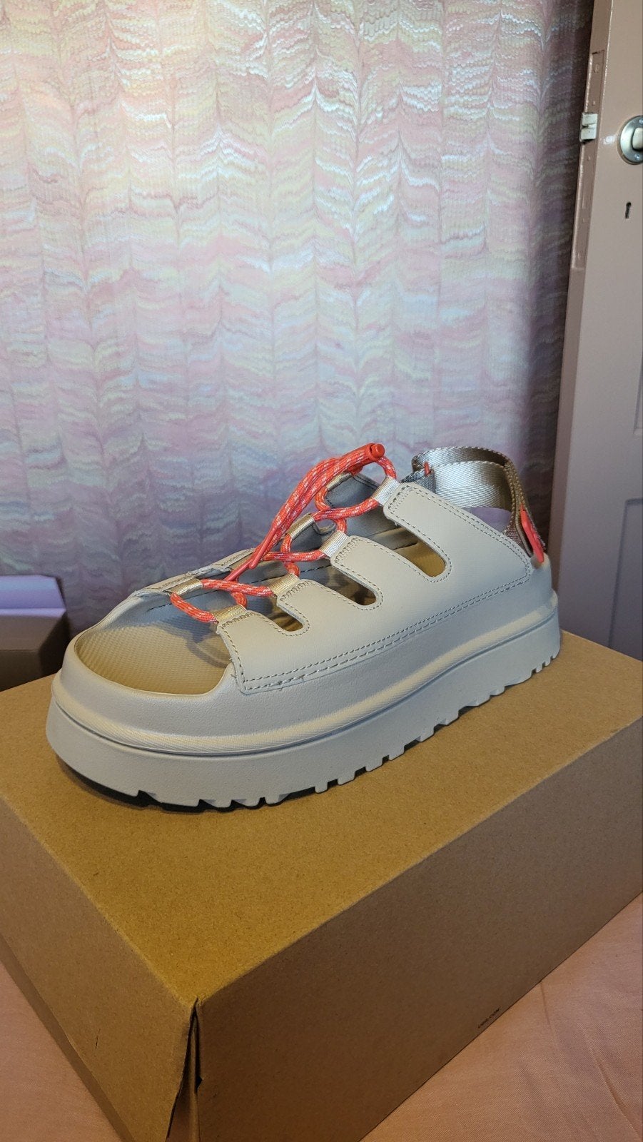 Ugg Goldenglow 41, UGG, Beige, Nieuw, Sandalen of Muiltjes