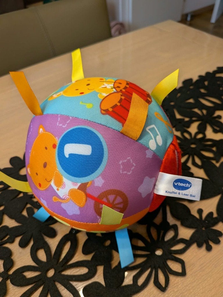 Zingende Bal Vtech, Ophalen, Zo goed als nieuw, 6 maanden tot 2 jaar