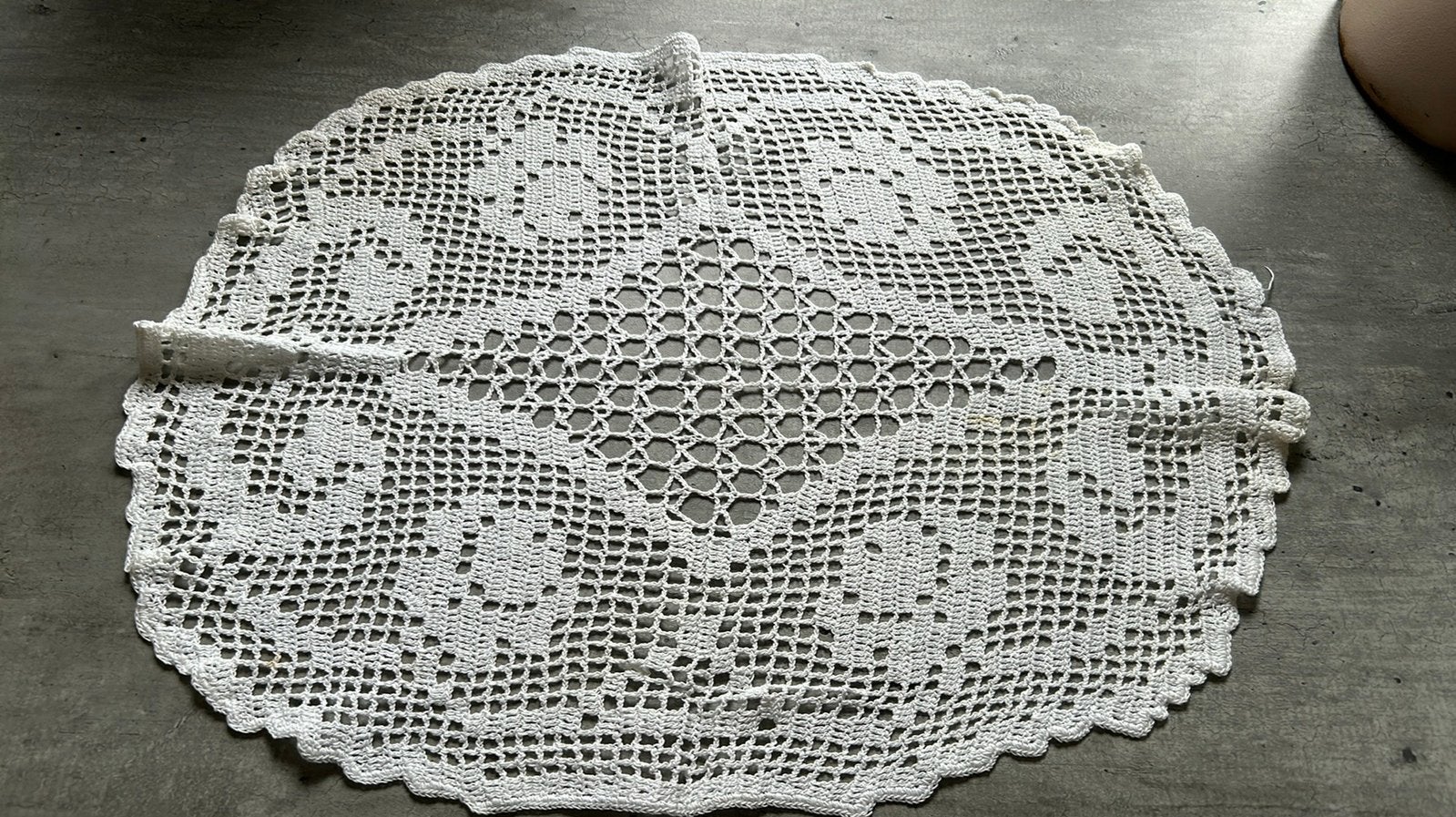 Mooi antiek gehaakt ovaal kleed 46 x 35 cm, Ophalen of Verzenden