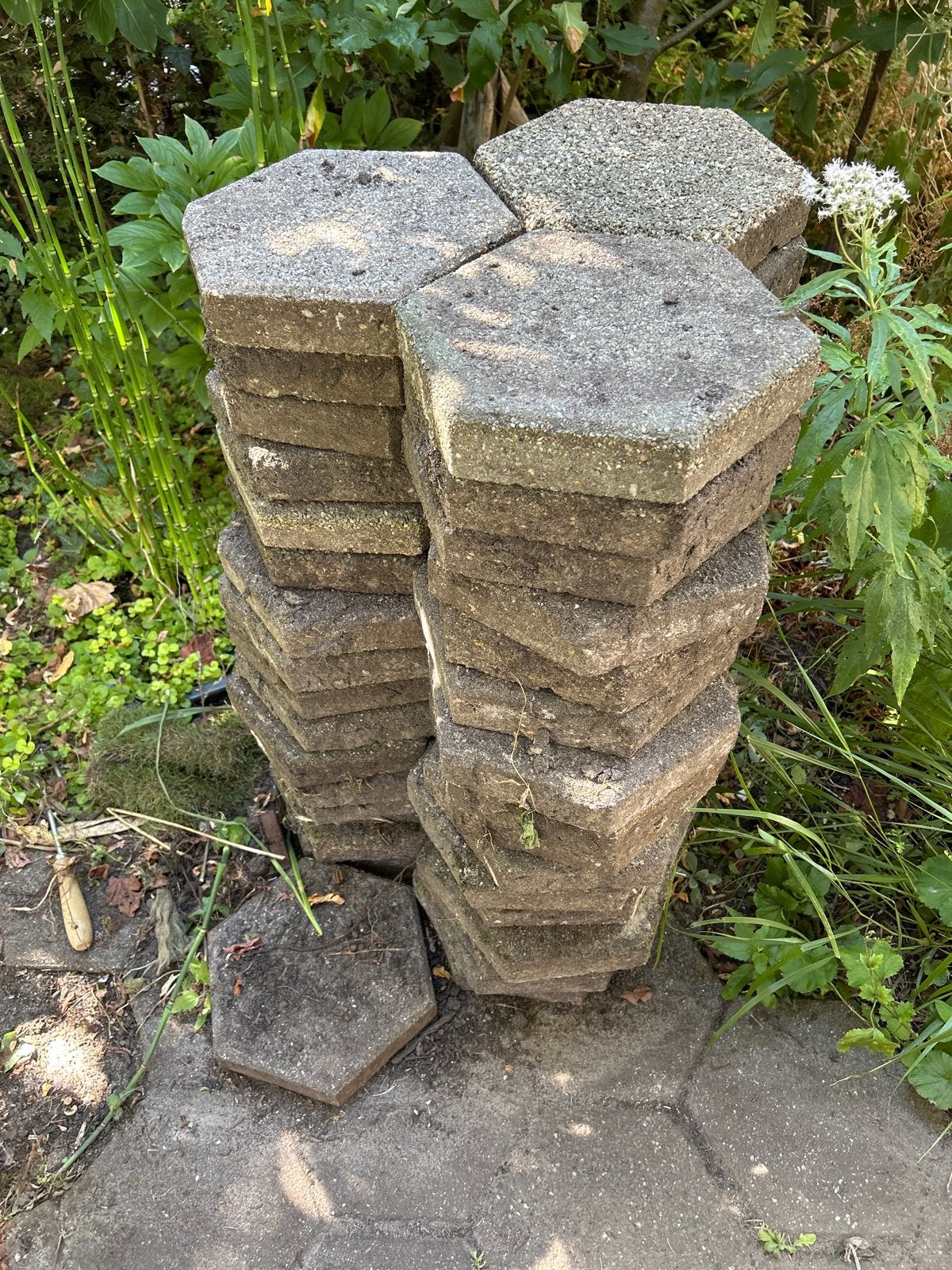 66 hexagon tegels voor in de tuin, Ophalen, Gebruikt, 5 tot 10 m², Beton