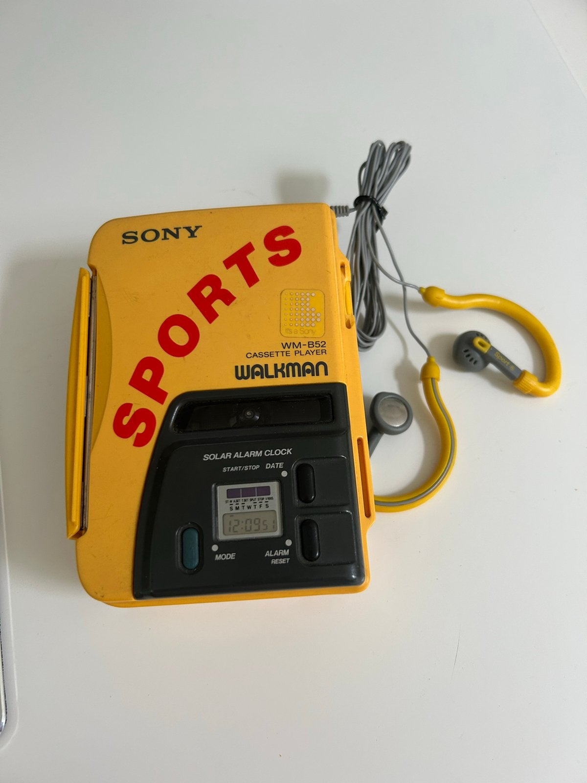 Sony Sports Walkman WM-B52 Cassettespeler - Geel, Ophalen of Verzenden, Walkman