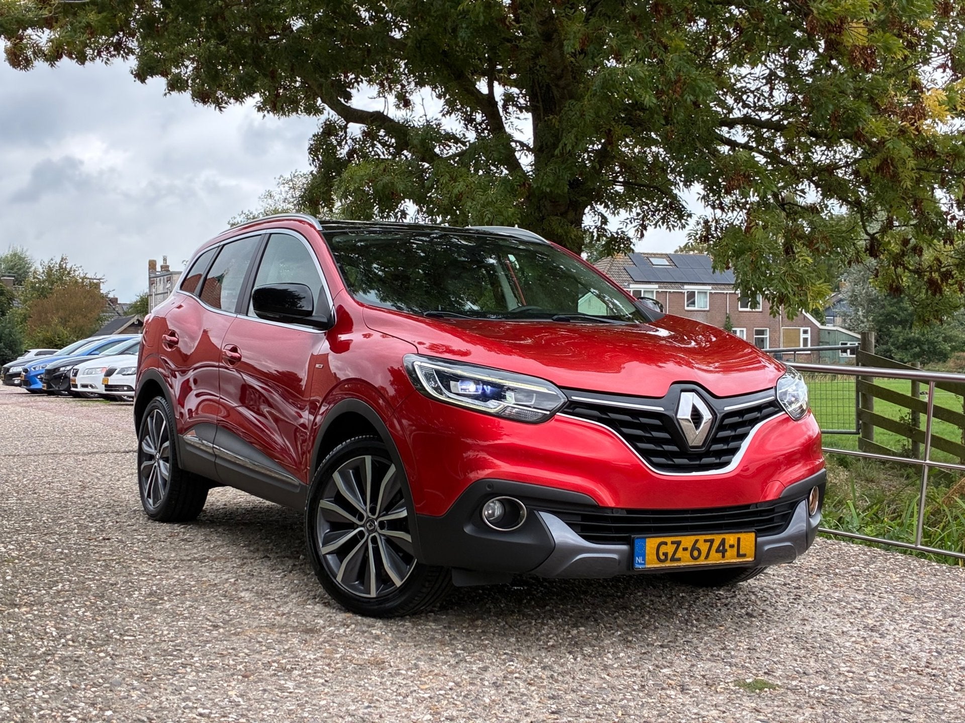 Renault Kadjar 1.2 TCe Bose | Leder + Pano + Key-less + Clim, Auto's, Voorwielaandrijving, Kadjar, Gebruikt, 4 cilinders