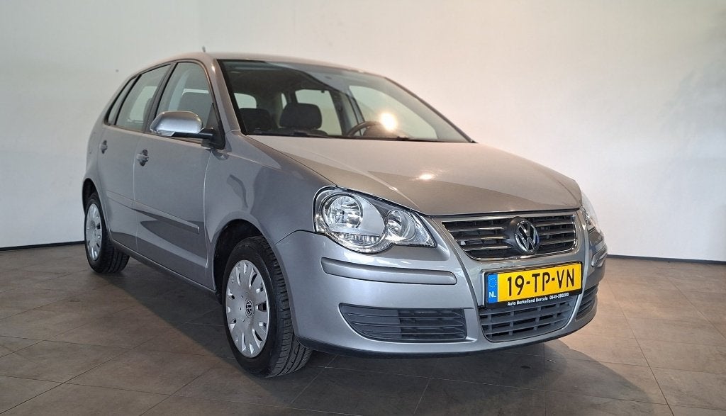Volkswagen Polo 1.4 16V  5-Drs  Airco/Trekhaak weinig KMS, Auto's, Voorwielaandrijving, Euro 5, 40 €/maand, 4 cilinders