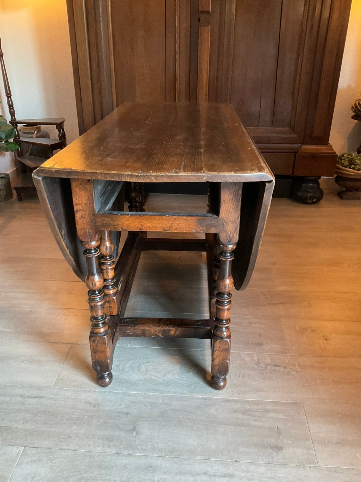 Eetafel, oortafel antiek ??, Ophalen, Rond, 50 tot 100 cm