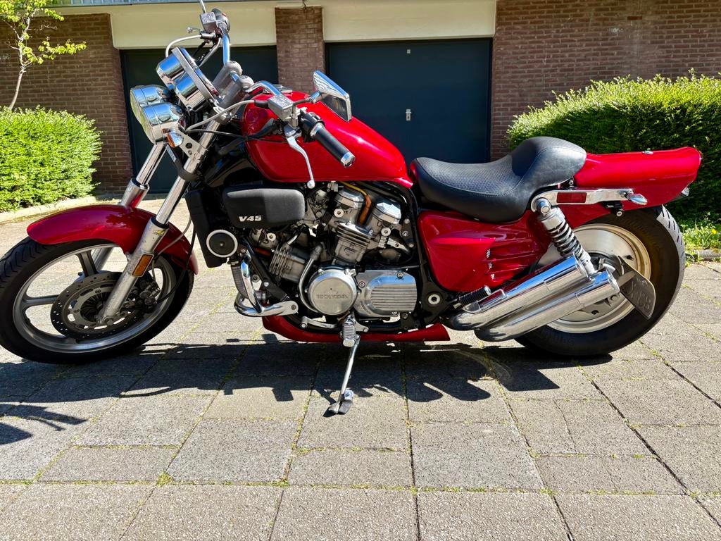 Honda Supermagna 750 uit 1988. 32.995km veel vernieuwd., Motoren, 750 cc, Cardan-aandrijving, 4 cilinders, Gebruikt