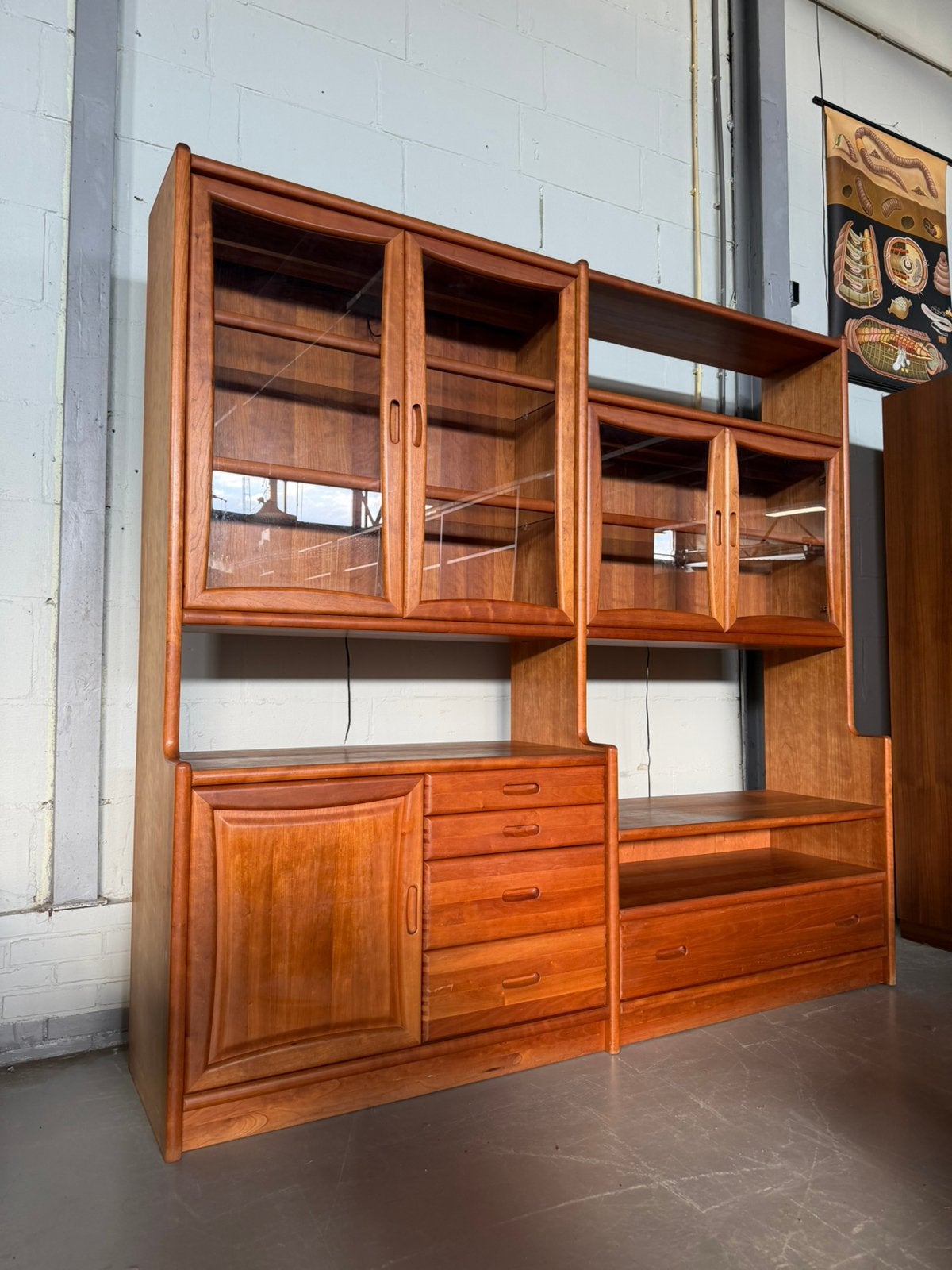 Vintage wandkast vitrinekast, Ophalen, Gebruikt, Minder dan 150 cm, X