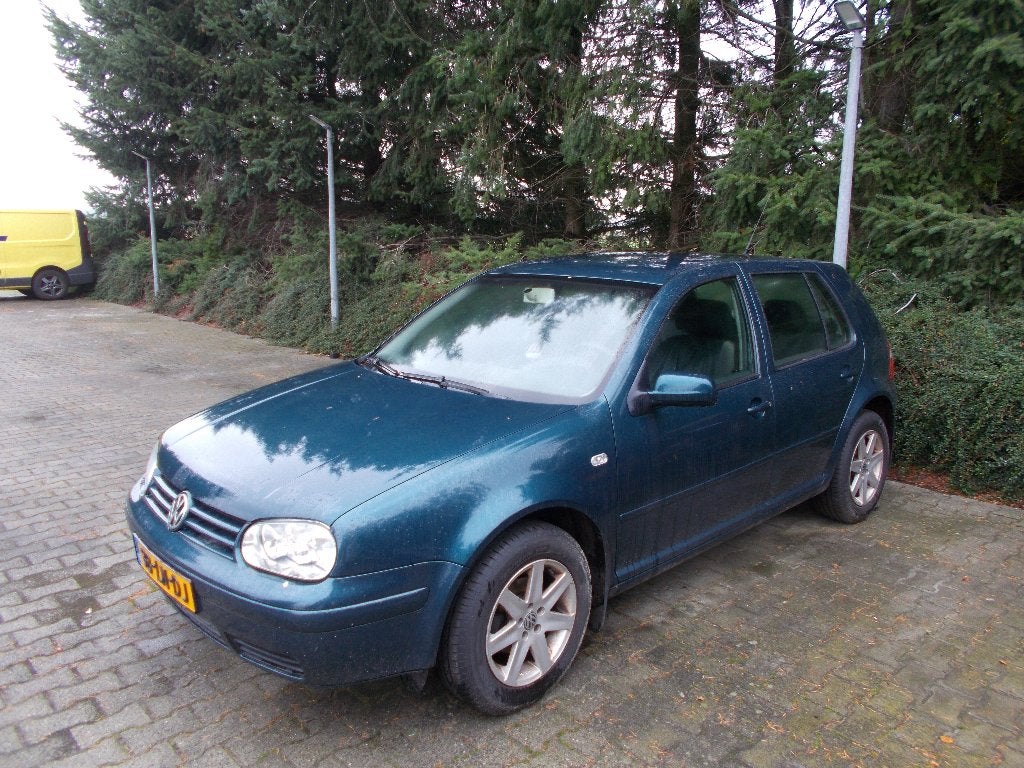 Volkswagen Golf 1.6 77KW 2003 Groen (Motor defect), Auto's, Voorwielaandrijving, 1145 kg, 4 cilinders, 49 €/maand