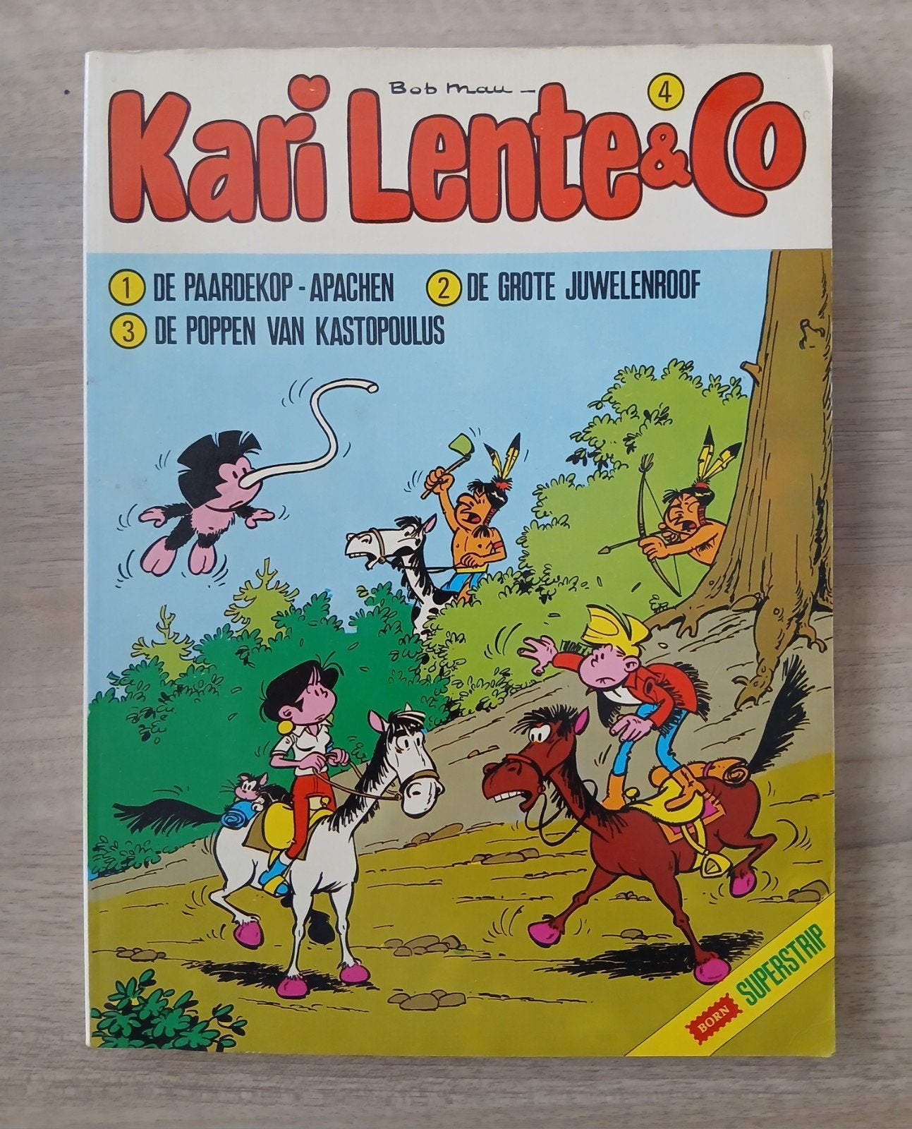 Kari Lente & Co. 4 (1976) - De Paardekop-Apachen e.a., Gelezen, Bob Mau, Eén stripboek, Ophalen of Verzenden