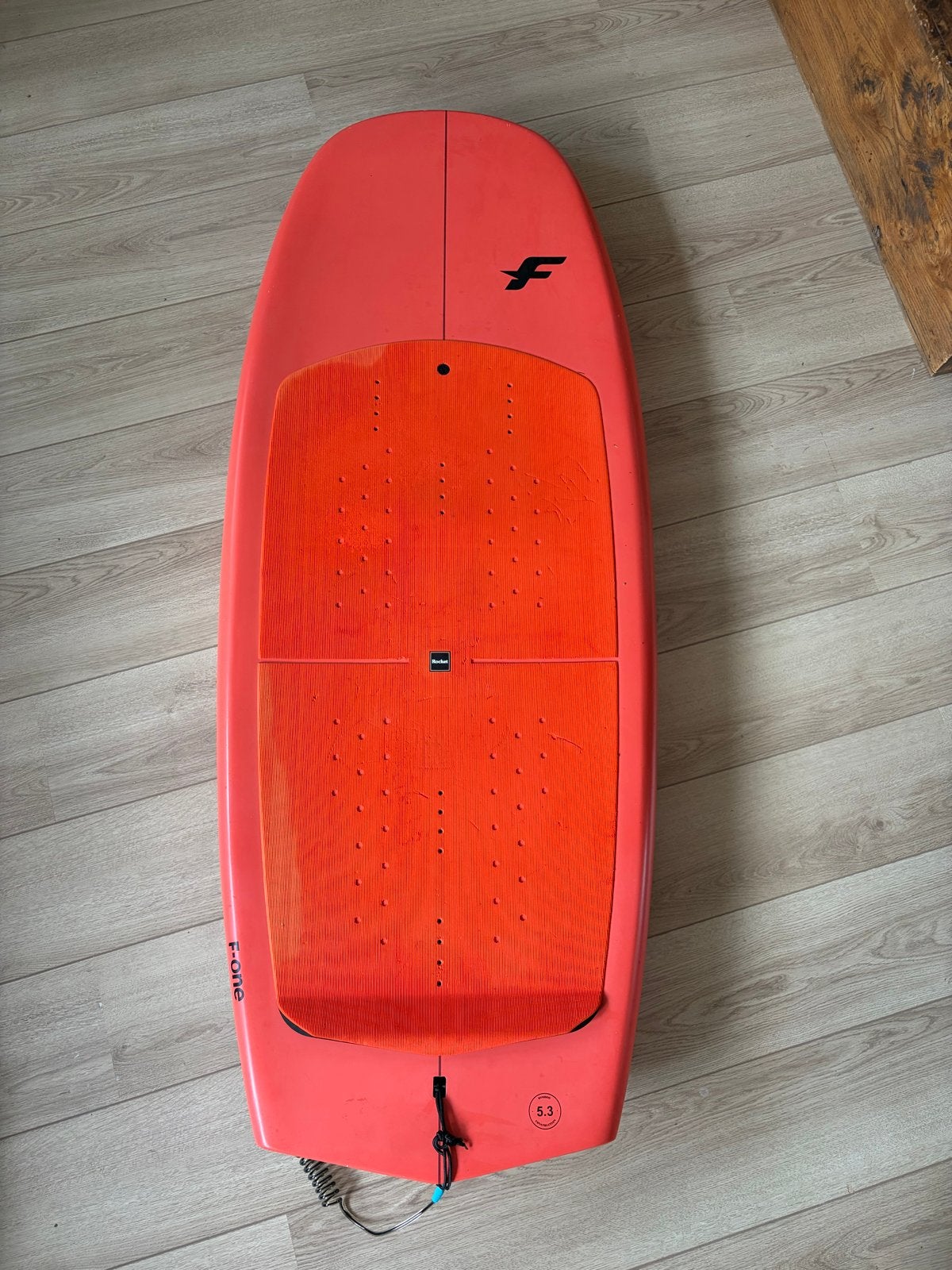F-One Bamboo Wingfoilboard (75L) z.g.a.n. + opt. boardbag, Ophalen, Zo goed als nieuw, Overige typen, Met draagtas