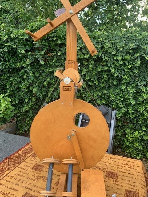 LOUET SPINNEWIEL MET WOLMOLEN, Ophalen of Verzenden, Zo goed als nieuw, Spinnewiel