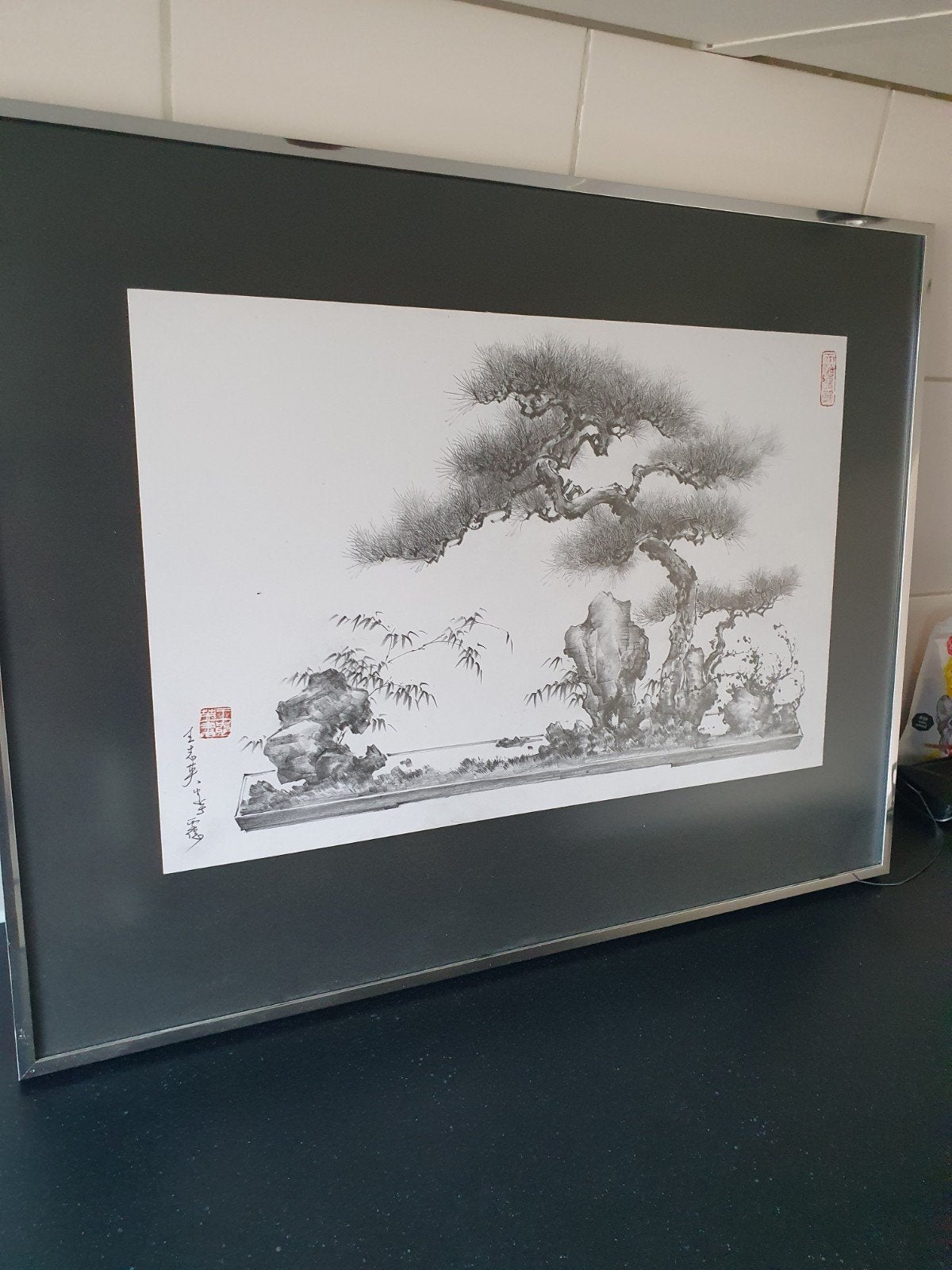 Ingelijste Chinese inkttekening met bonsaiboom, Antiek en Kunst, Ophalen of Verzenden, Tekening, Overige technieken, Ingelijst