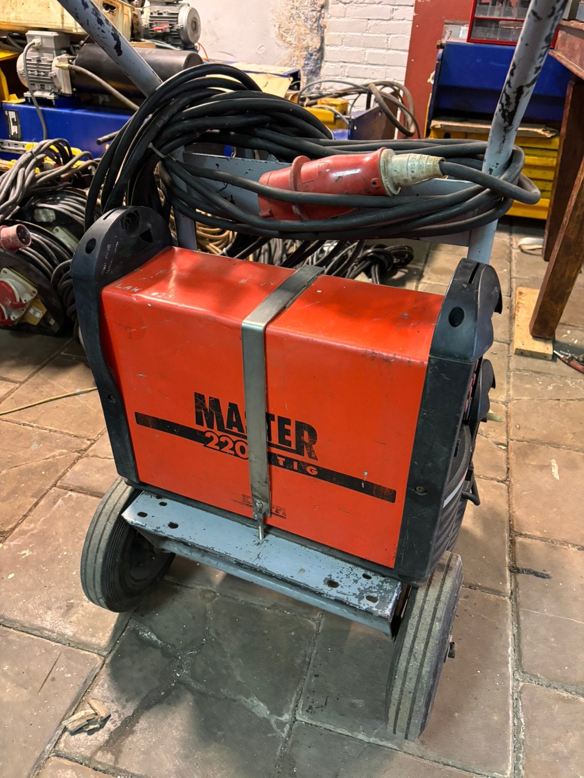 Kemppi Master 2200 tig 2x, Ophalen, Zo goed als nieuw, 150 tot 250 ampère, Tig