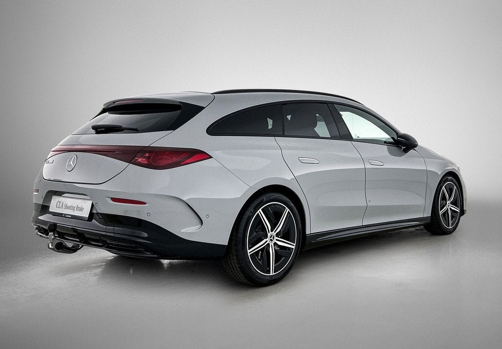 Mercedes-Benz CLA-Klasse Shooting Brake 180 Business Solutio, Auto's, CLA, Zwart, Hybride Elektrisch/Benzine, 1710 kg