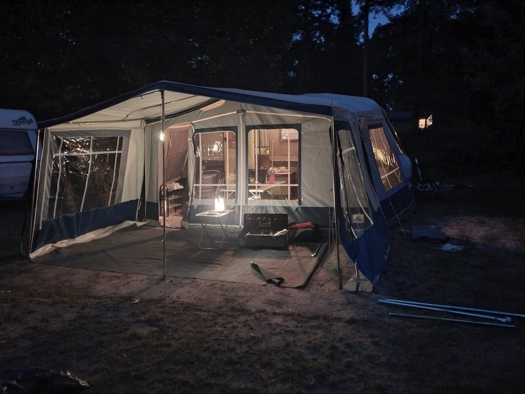 Hobby Classic | SUPER COMPLEET | Vast bed | Voortent+Luifel, Vast bed, Hobby, 750 - 1000 kg, Particulier