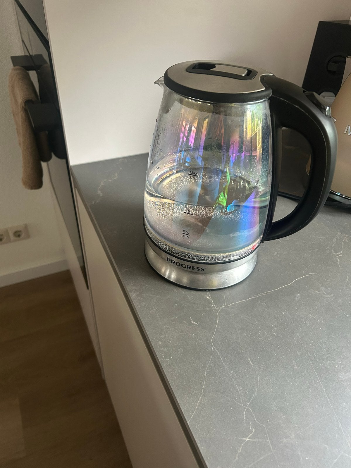 Progress Waterkoker met LED-verlichting - 1.7L, 1 tot 2 liter, Ophalen of Verzenden, Gebruikt