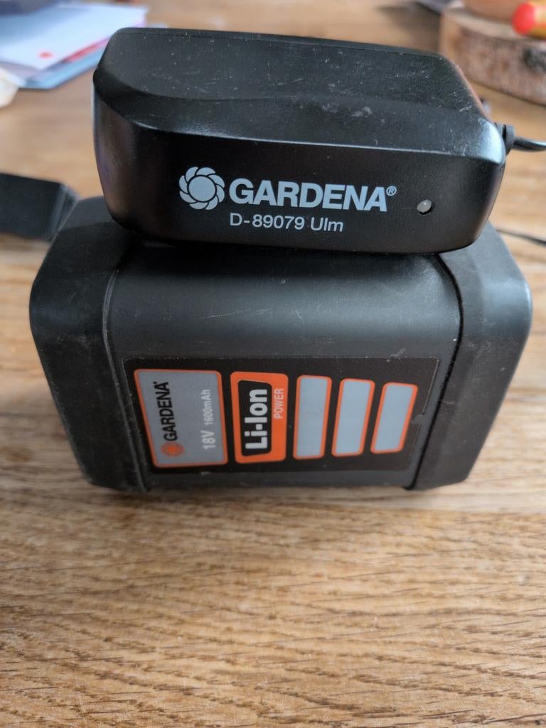 Gardena 18V Li-Ion Accu en Lader (1600mAh), Ophalen of Verzenden, Gebruikt