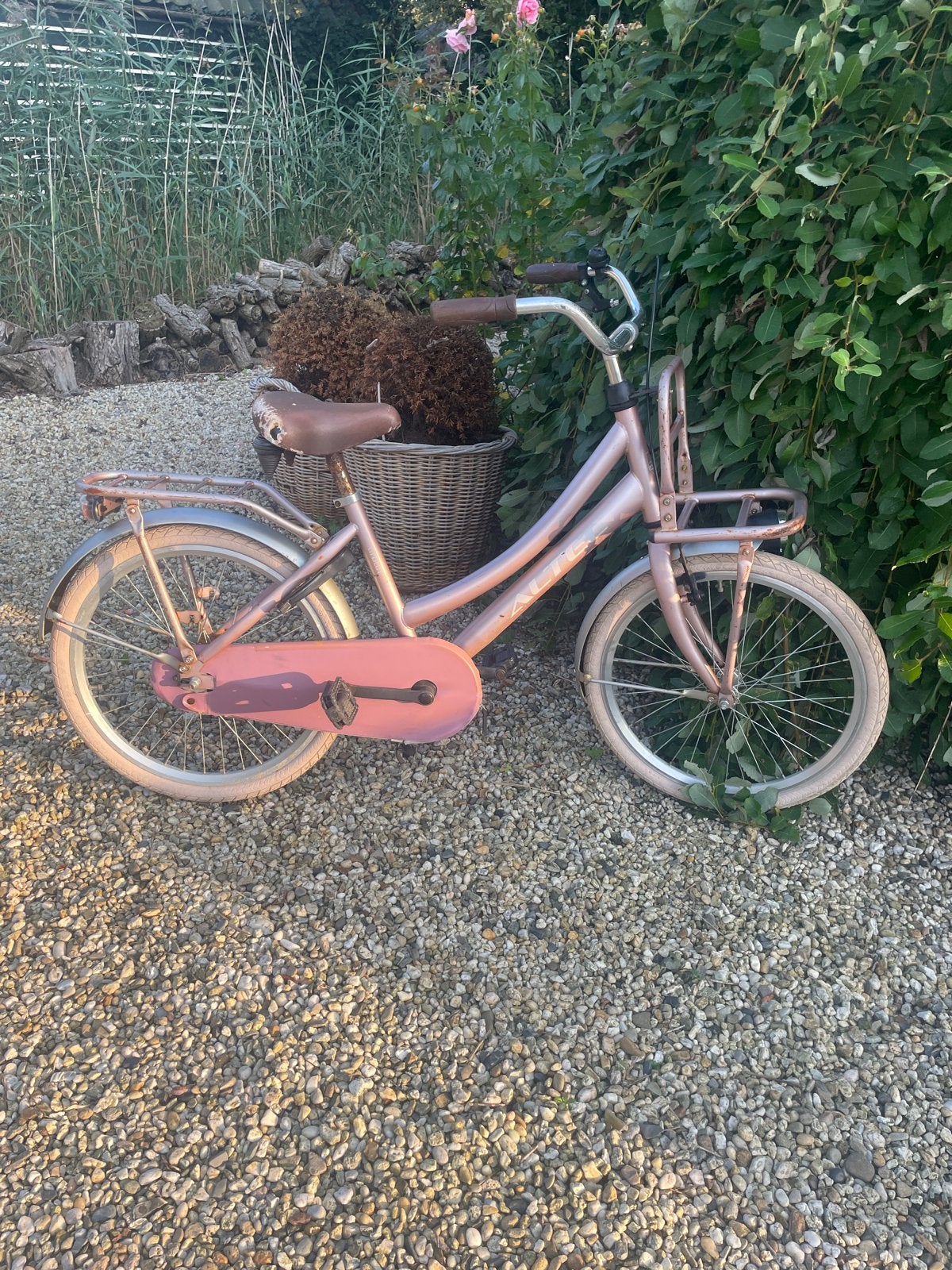 Roze Altec Stadsfiets met Voordrager - Gebruikt, Overige merken, Gebruikt, Velgrem, Ophalen of Verzenden