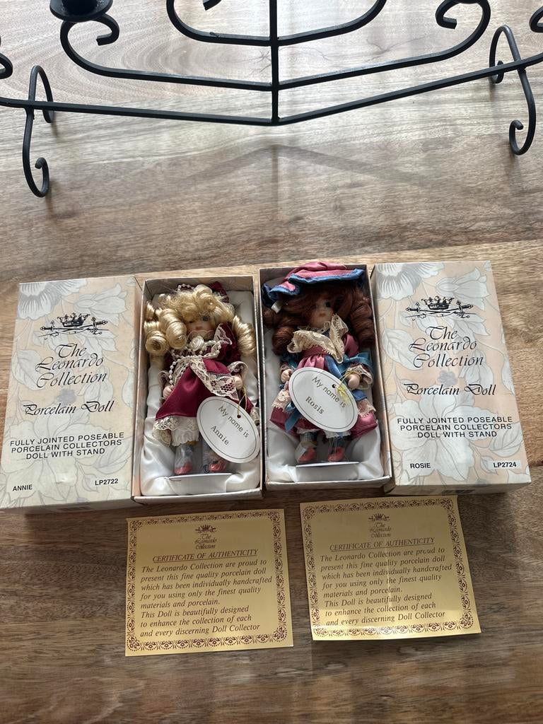The Leonardo Collection Porseleinen Poppen Annie & Rosie, Verzamelen, Ophalen, Nieuw, Pop