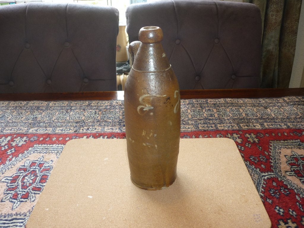 Antieke steengoedfles 19e eeuwse kruik in goede staat, Ophalen of Verzenden, Zo goed als nieuw, Bruin, Steen/keramiek
