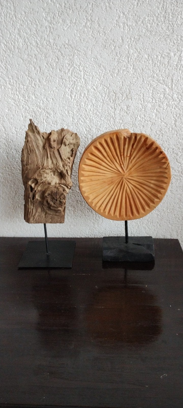 Decoratieve houten objecten op standaard, Ophalen