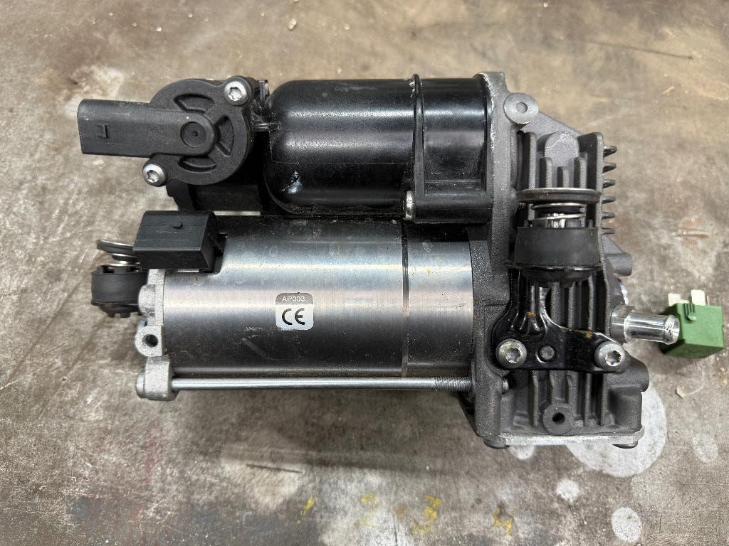 airmatic luchtcompressor Mercedes W106 met relais, Ophalen of Verzenden, Mercedes-Benz