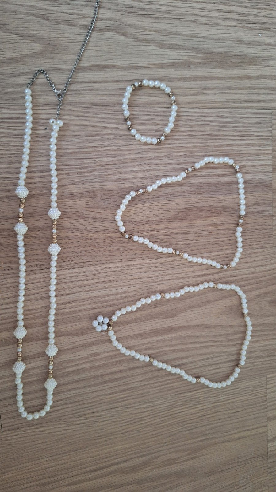 Set van 2 kettingen, 1 armband en 1 heupketting met parels, Ophalen of Verzenden, Zo goed als nieuw, Wit, Overige materialen
