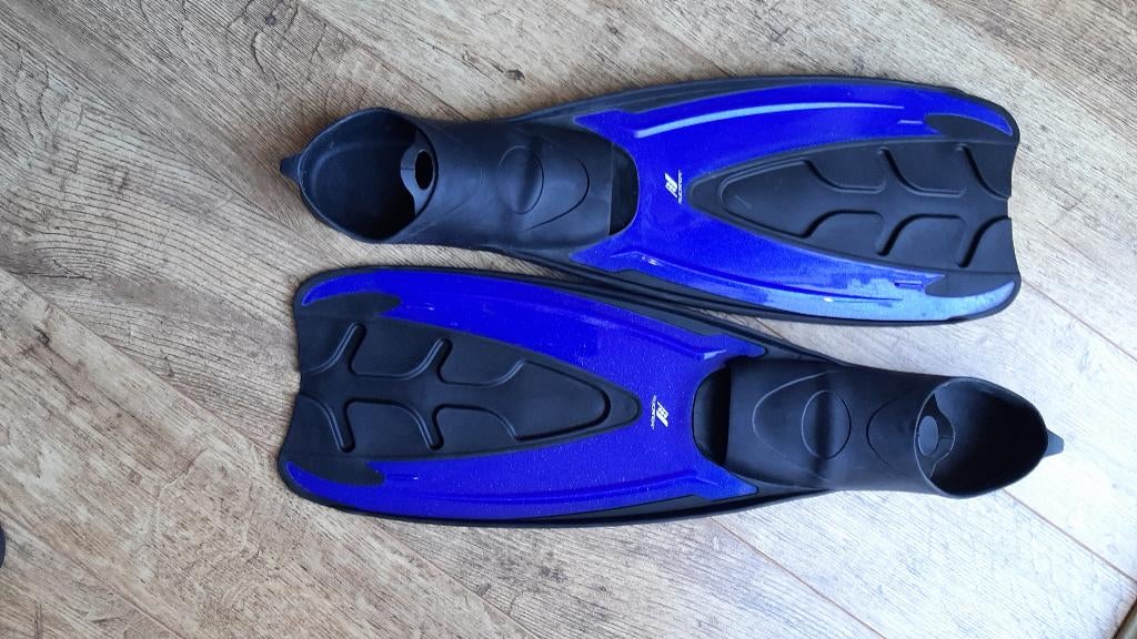 Zwemvliezen en snorkels, Ophalen, Zo goed als nieuw