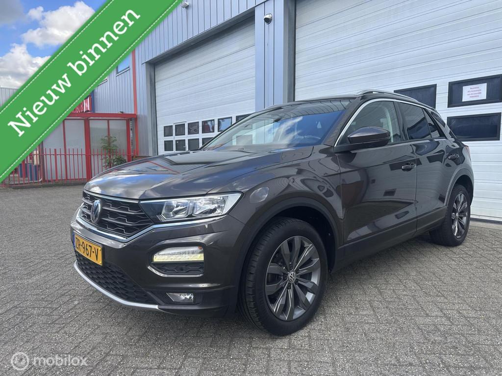 Volkswagen T-Roc 1.0 TSI Style Business, Voorwielaandrijving, Gebruikt, Euro 6, Bruin