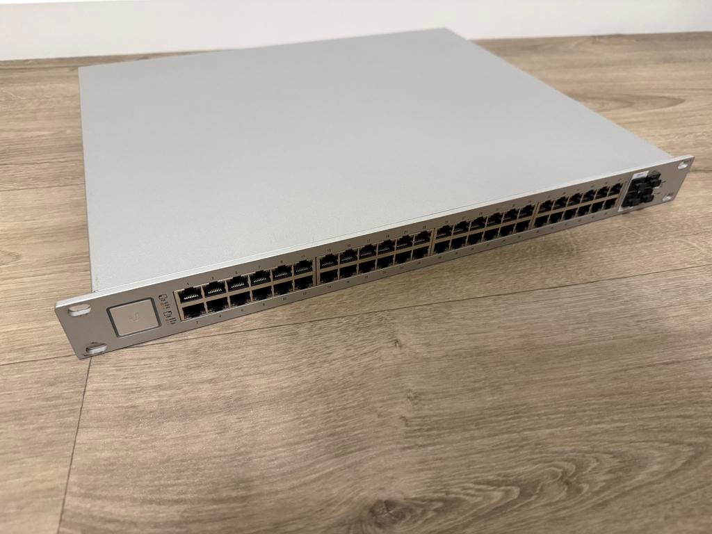 UniFi switch 48 PoE 500W US-48-500, Computers en Software, Netwerk switches, Ophalen of Verzenden, Zo goed als nieuw