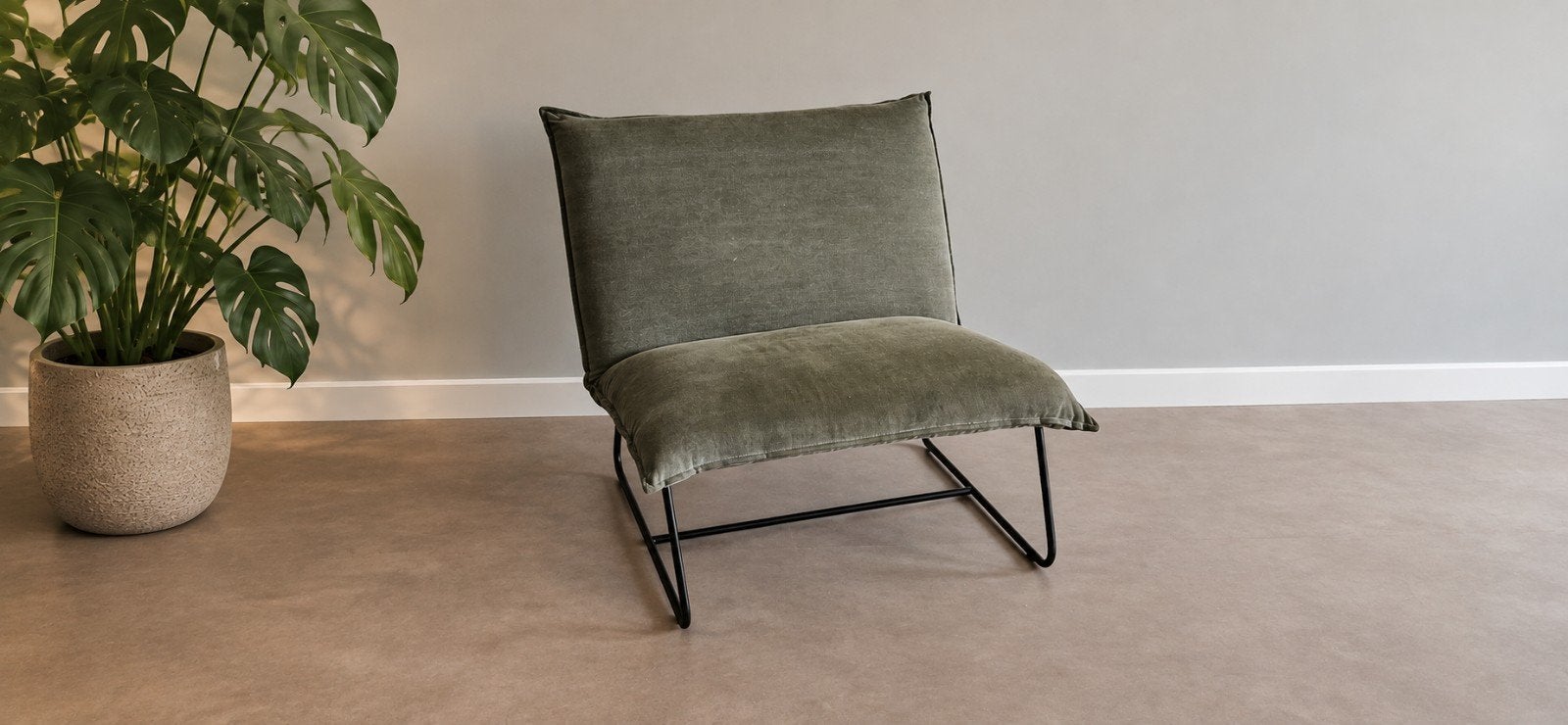 Groene 1,5-zits stoel met zwart metalen frame, Twee, Overige kleuren, Ophalen of Verzenden, Zo goed als nieuw