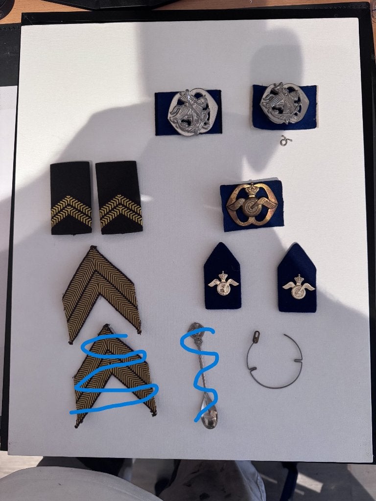 Divers militairia embleem baret, Verzamelen, Ophalen of Verzenden, Landmacht, Nederland, Embleem of Badge