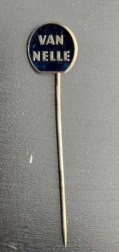 Speldje Van Nell blauw Rotterdam koffie vintage, Ophalen of Verzenden, Gebruikt, Overige onderwerpen, Speldje of Pin
