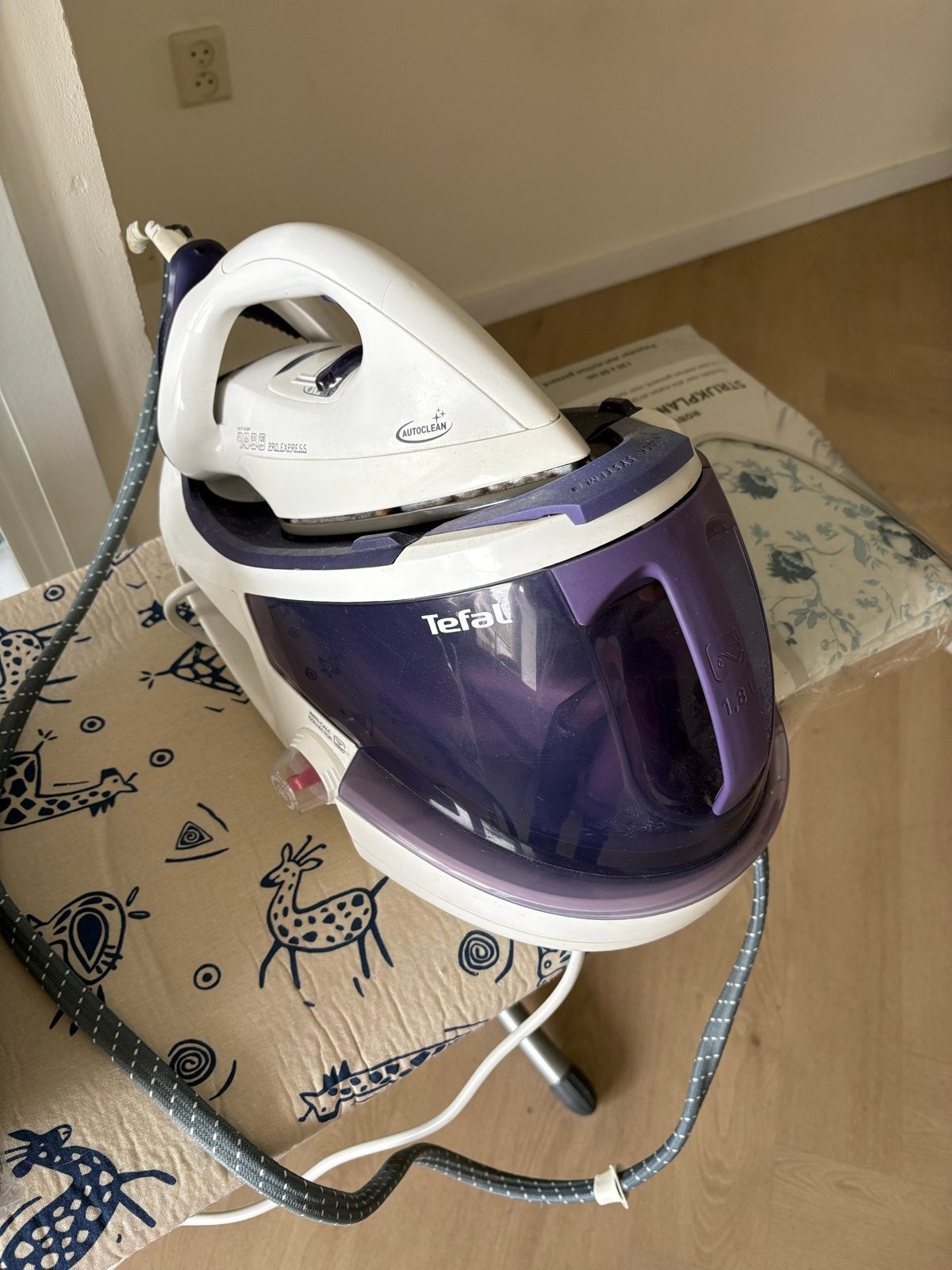 Tefal GV8430 Stoomgenerator - Krachtig en Efficiënt Strijken, Ophalen, Gebruikt, Strijkijzer met snoer