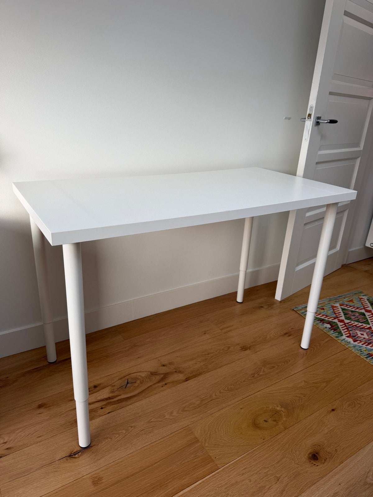 IKEA Linnmon bureau - Wit, verstelbare poten, Ophalen, Gebruikt, Spaanplaat of MDF, In hoogte verstelbaar