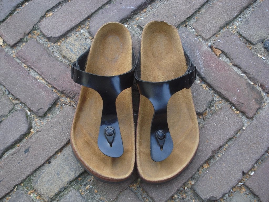 BIRKENSTOCK GIZEH ZWART LAK 39 NU GRATIS VERZENDING PER POST, Kleding | Dames, Schoenen, Slippers, Zwart, Ophalen of Verzenden
