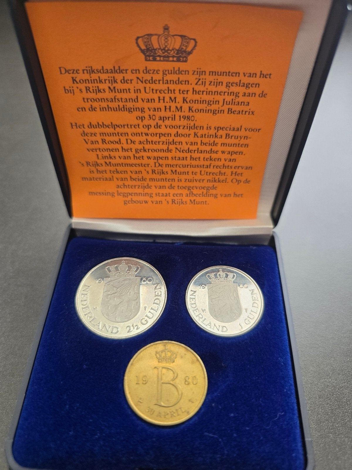 Rijksdaalder en Gulden Set 1980 - Troonswisseling, Ophalen of Verzenden, Koningin Beatrix, Overige waardes, Setje
