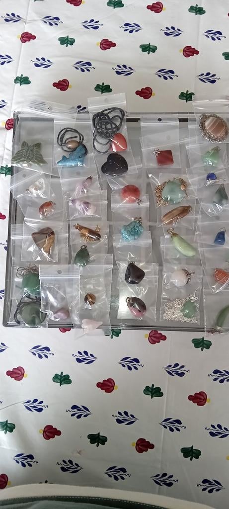 34 kettinghangers van natuursteen. (Half) edelstenen, Ophalen of Verzenden, Zo goed als nieuw, Steen of Mineraal