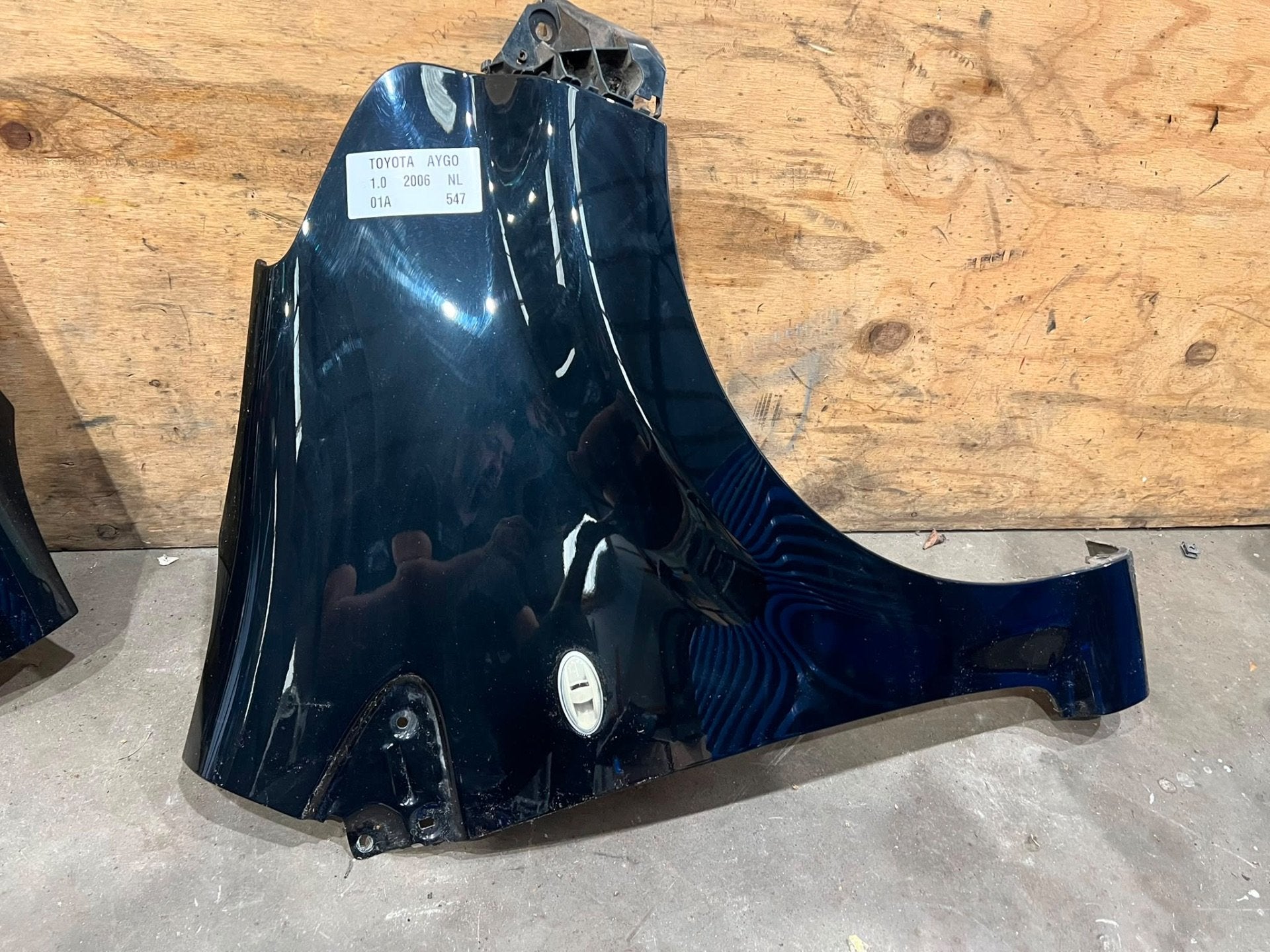 Toyota Aygo 01A Zwart Voorscherm Rechts-Voor (2005 2014), Auto-onderdelen, Carrosserie en Plaatwerk, Info@toyota.co.jp, Gebruikt