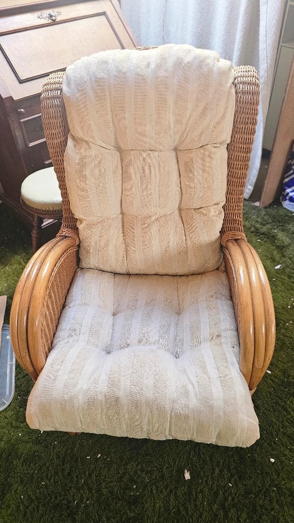 Rotan bruine stevige stoel met kussen, Huis en Inrichting, Stoelen, Zo goed als nieuw, Eén, Riet of Rotan, Bruin, Ophalen