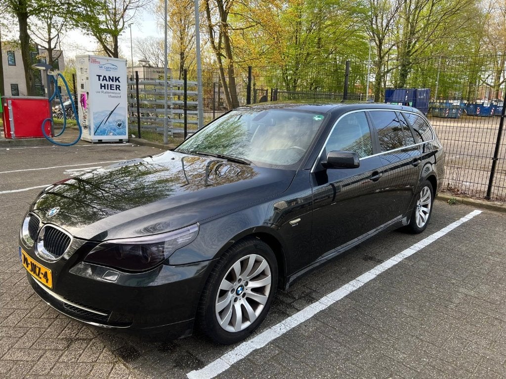 BMW 5-Serie - Motor vervangen - 520I Touring Zwaart 2009, Auto's, Automaat, Achterwielaandrijving, 1995 cc, Beige