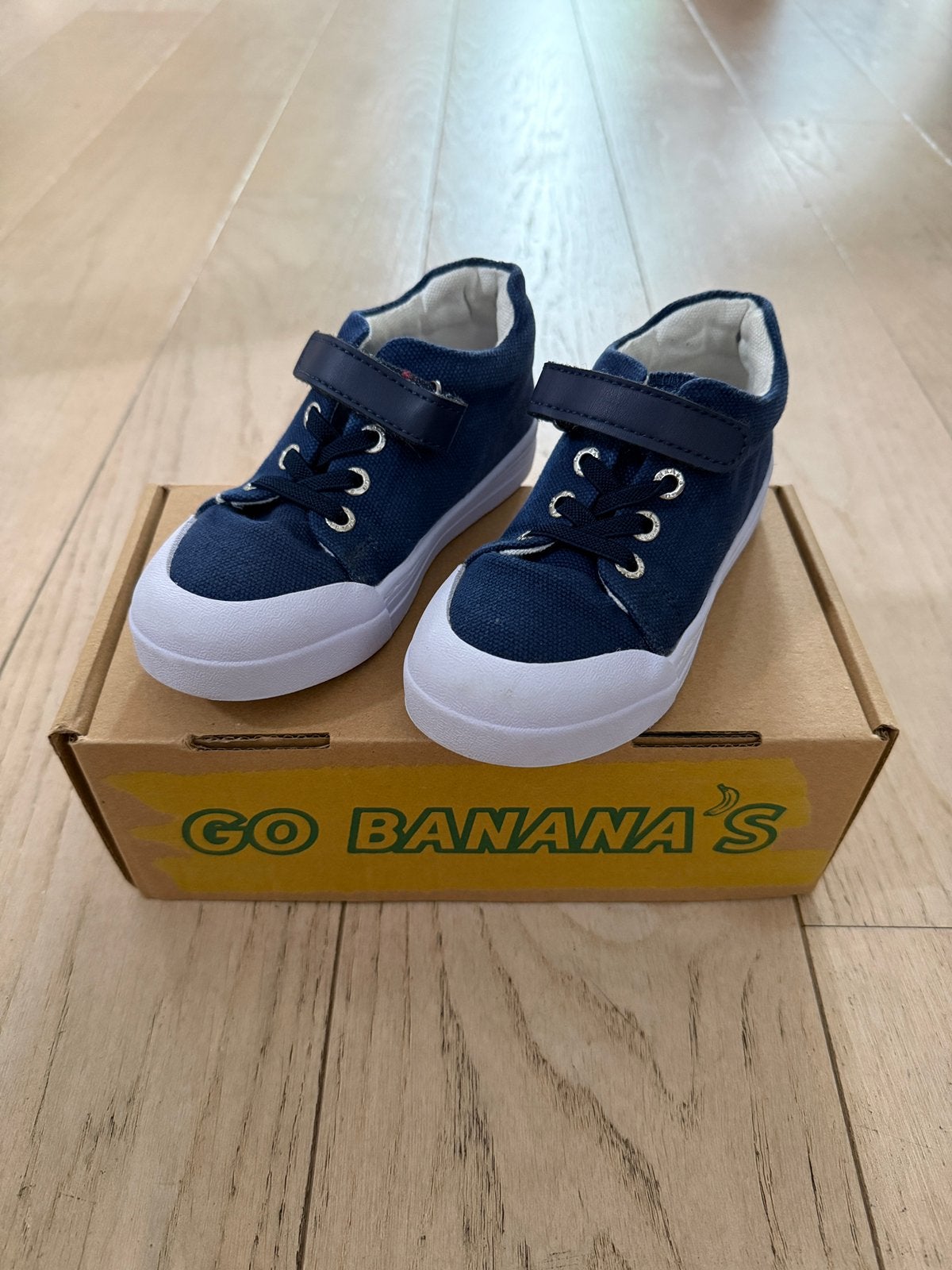 Go Banana’s Gymschoenen Donkerblauw Wit Maat 27, Kinderen en Baby's, Ophalen of Verzenden, Zo goed als nieuw, Jongen of Meisje