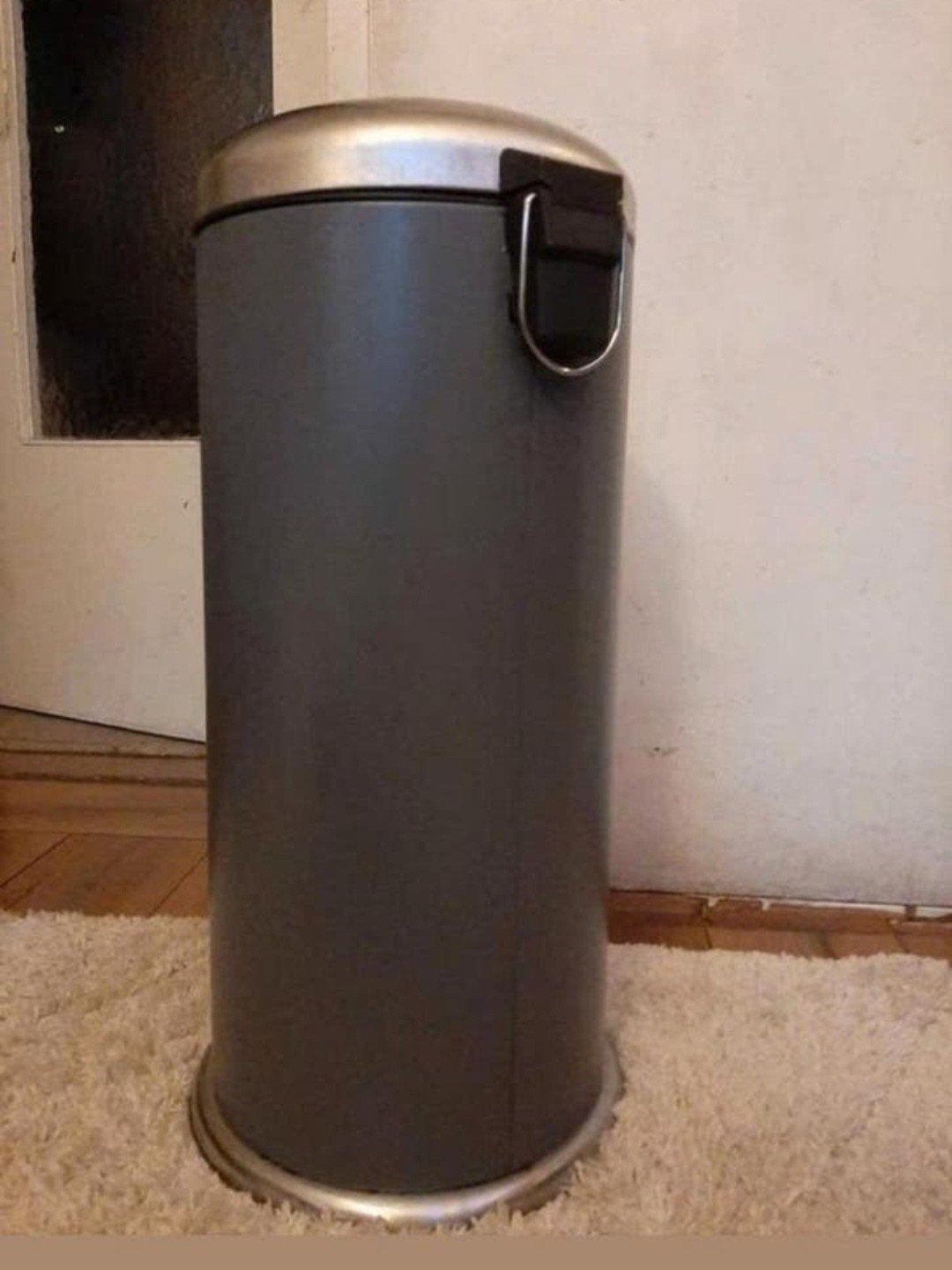 Te koop, Ikea metaal grijs kleur prullenbak met pedaal funct, Ophalen, Metaal, Met pedaal