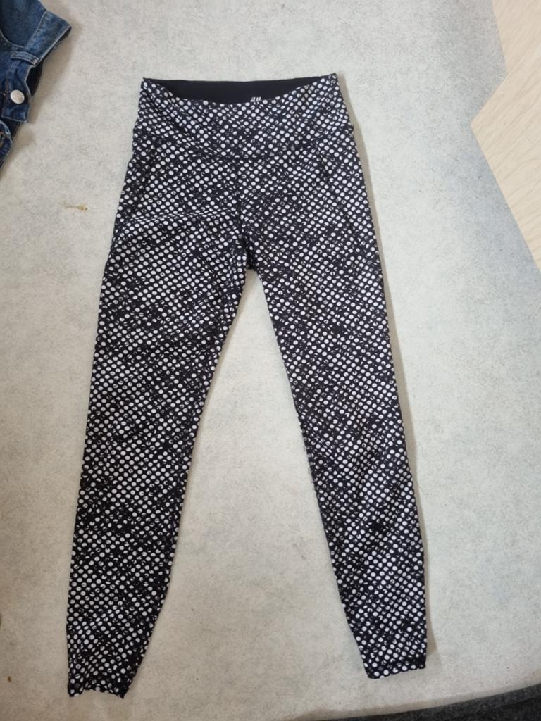 Nieuwe h&m sport legging maat s 36 zwart wit, Kleding | Dames, Sportkleding, H&M, Zwart, Nieuw, Ophalen of Verzenden
