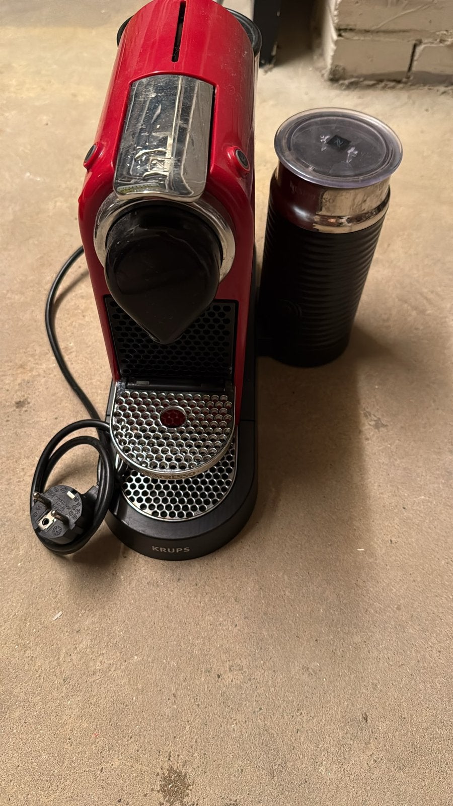 Nespresso Krups koffiezetapparaat met melkopschuimer, Witgoed en Apparatuur, Koffiezetapparaten, Ophalen, Gebruikt, Espresso apparaat