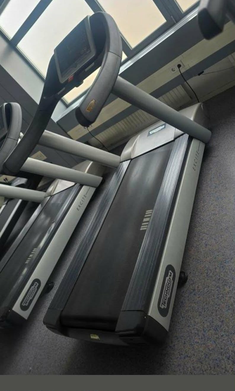 3 Technogym Loopbanden - Professionele Fitnessapparatuur, Ophalen of Verzenden, Gebruikt, Loopband