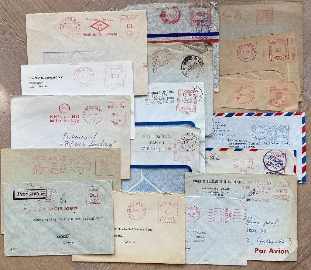 Enveloppen met roodfrankering, Verzenden, Envelop