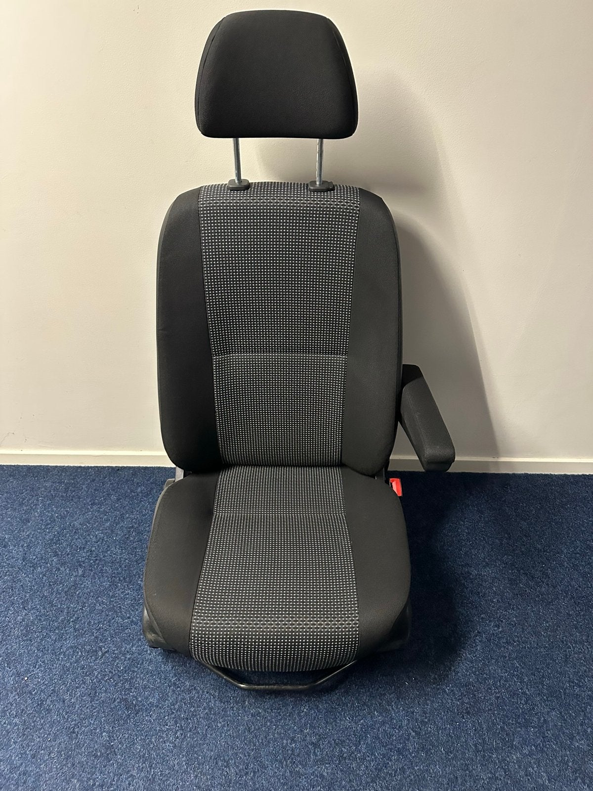 Linker - Mercedes Sprinter, voorstoel met armleuning, Auto-onderdelen, Interieur en Bekleding, Universele onderdelen, Gebruikt