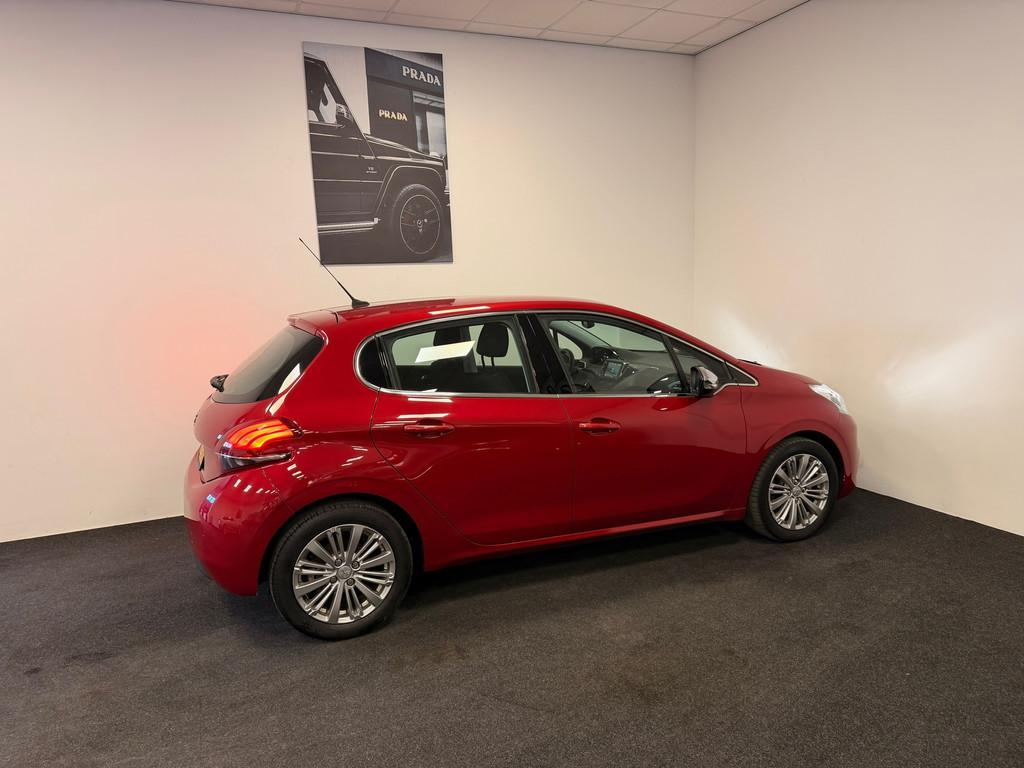 Peugeot 208 1.2 PureTech GT-line 110pk Automaat, Stof, 1199 cc, LED verlichting, Bedrijf