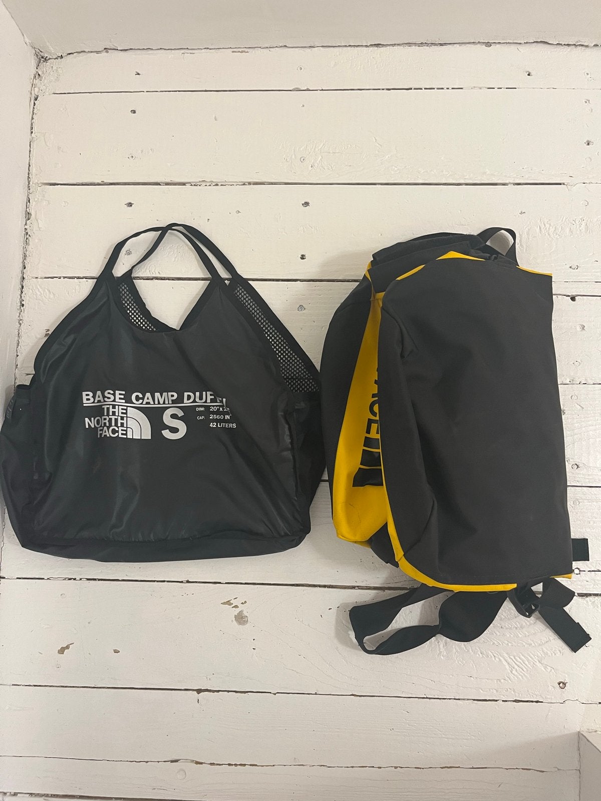 The North Face Base Camp Duffel S - Geel/Zwart - 42 Liter, Overige merken, 40 cm of meer, Gebruikt, Ophalen of Verzenden