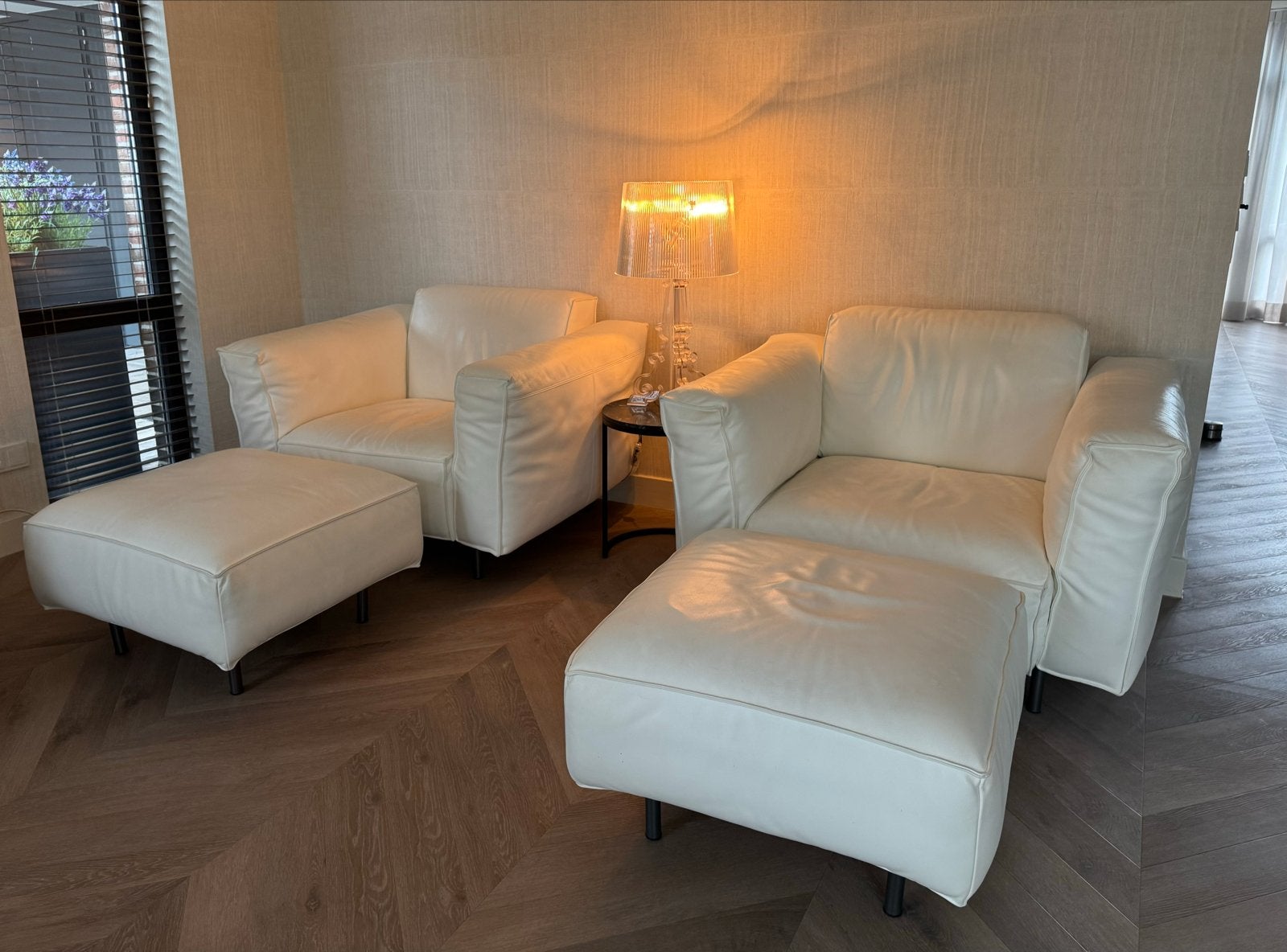 Linteloo fauteuils wit leder met hocker, Huis en Inrichting, Ophalen, Zo goed als nieuw, 100 tot 125 cm, Leer